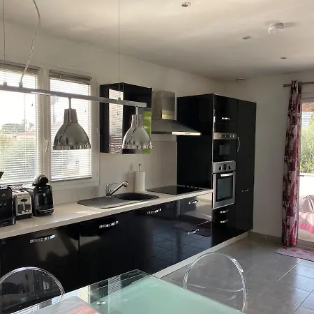 Piscine Interieure Chauffee De Διαμέρισμα *