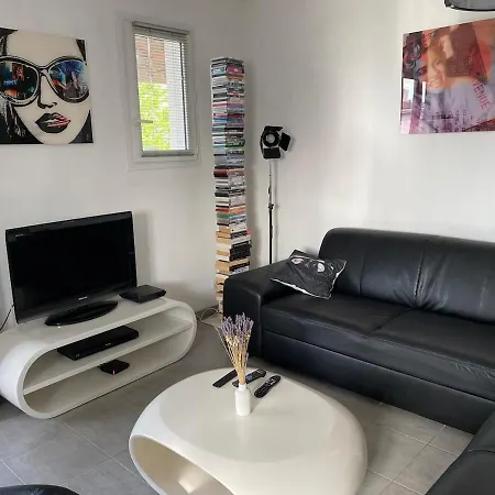 Piscine Interieure Chauffee De Διαμέρισμα Villeneuve-Loubet