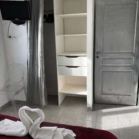 Piscine Interieure Chauffee De Villeneuve-Loubet